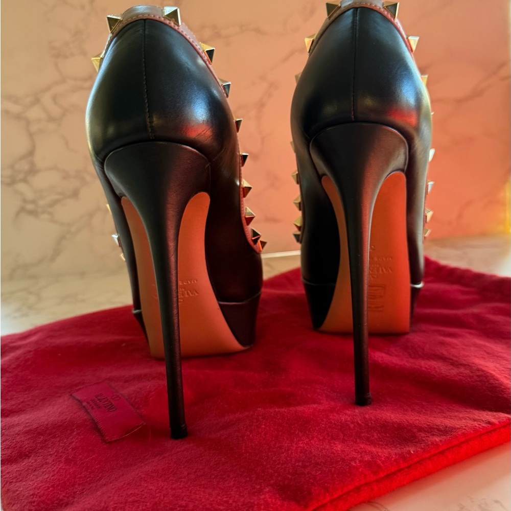 VALENTINO Rockstud Accents Patent Leather Pumps US7.5 IT37 - Picture 3 of 5